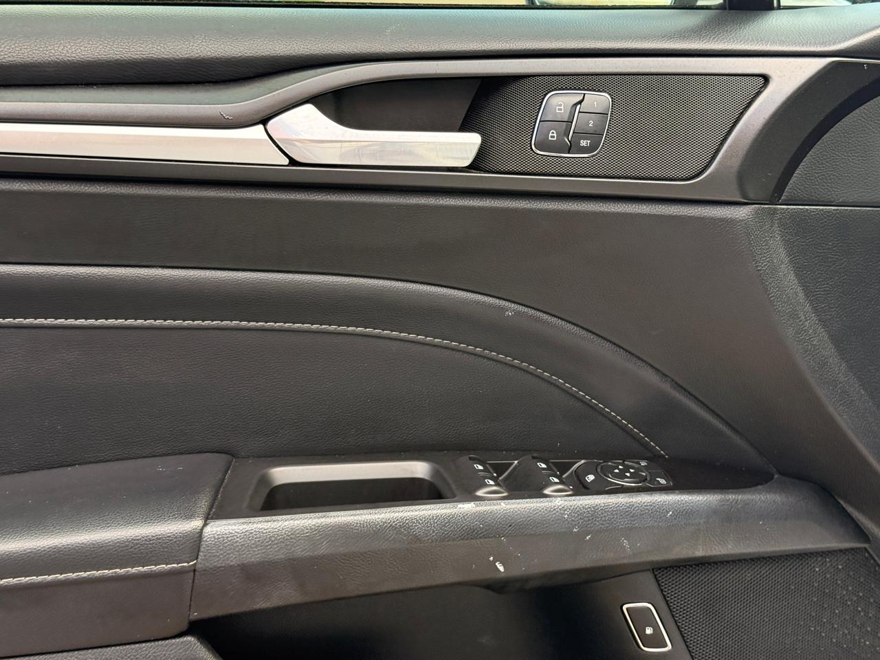 Ford Fusion Hybrid Titanium 2017