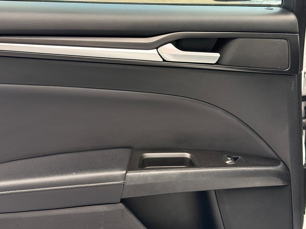 Ford Fusion Hybrid Titanium 2017