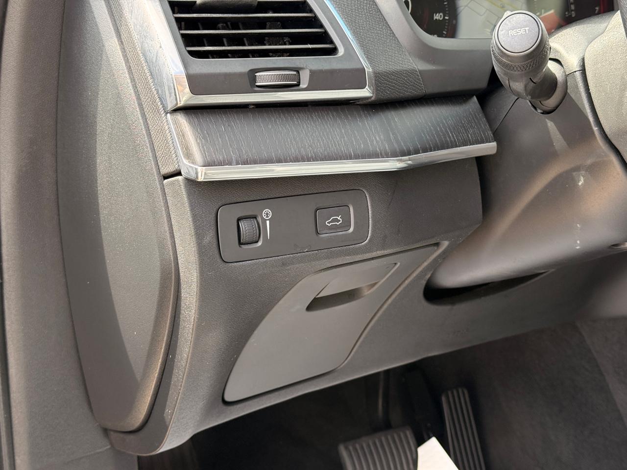 Volvo XC90 T6 Momentum AWD 2020