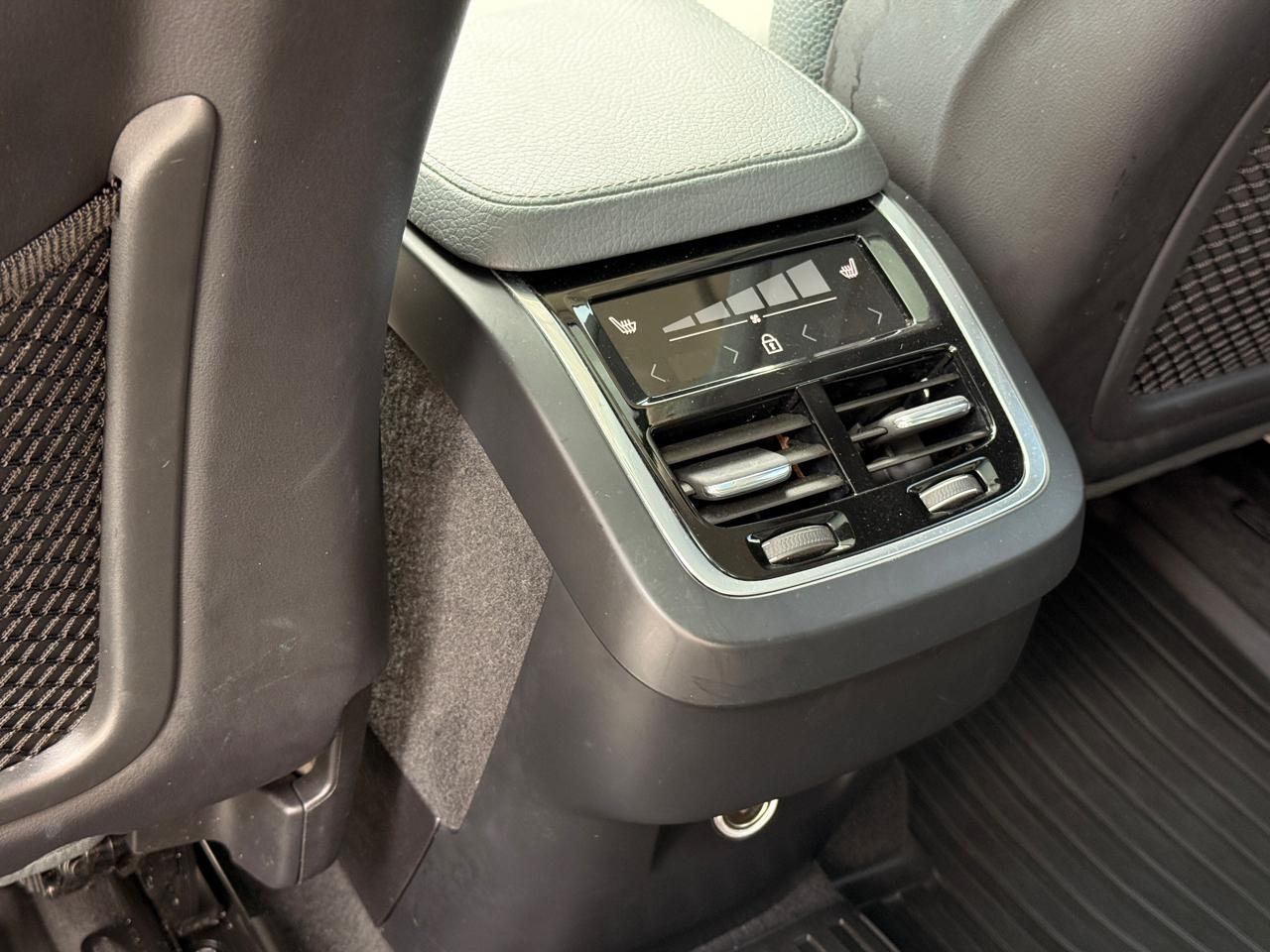 Volvo XC90 T6 Momentum AWD 2020