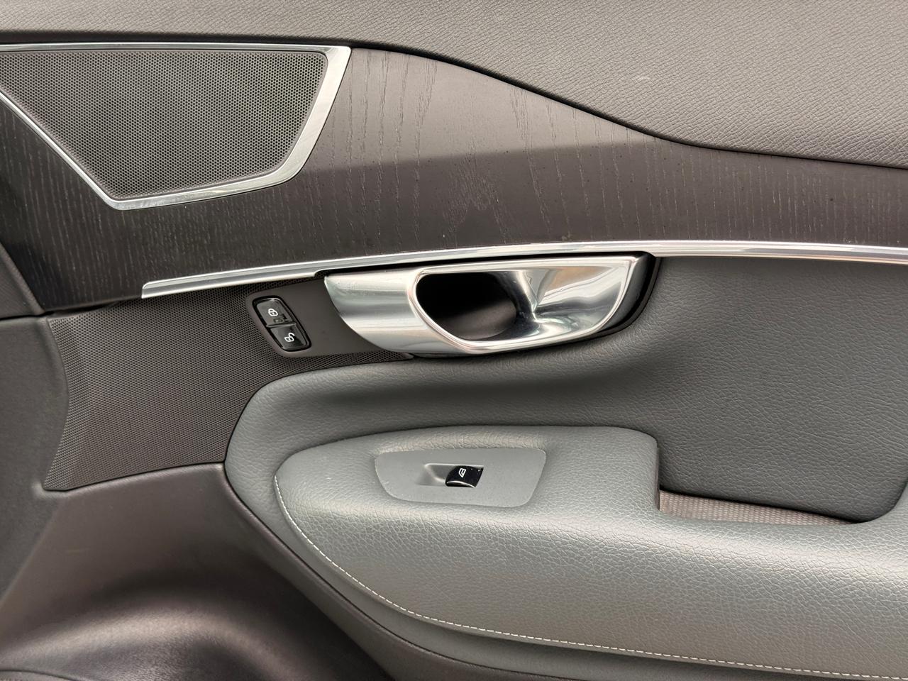 Volvo XC90 T6 Momentum AWD 2020