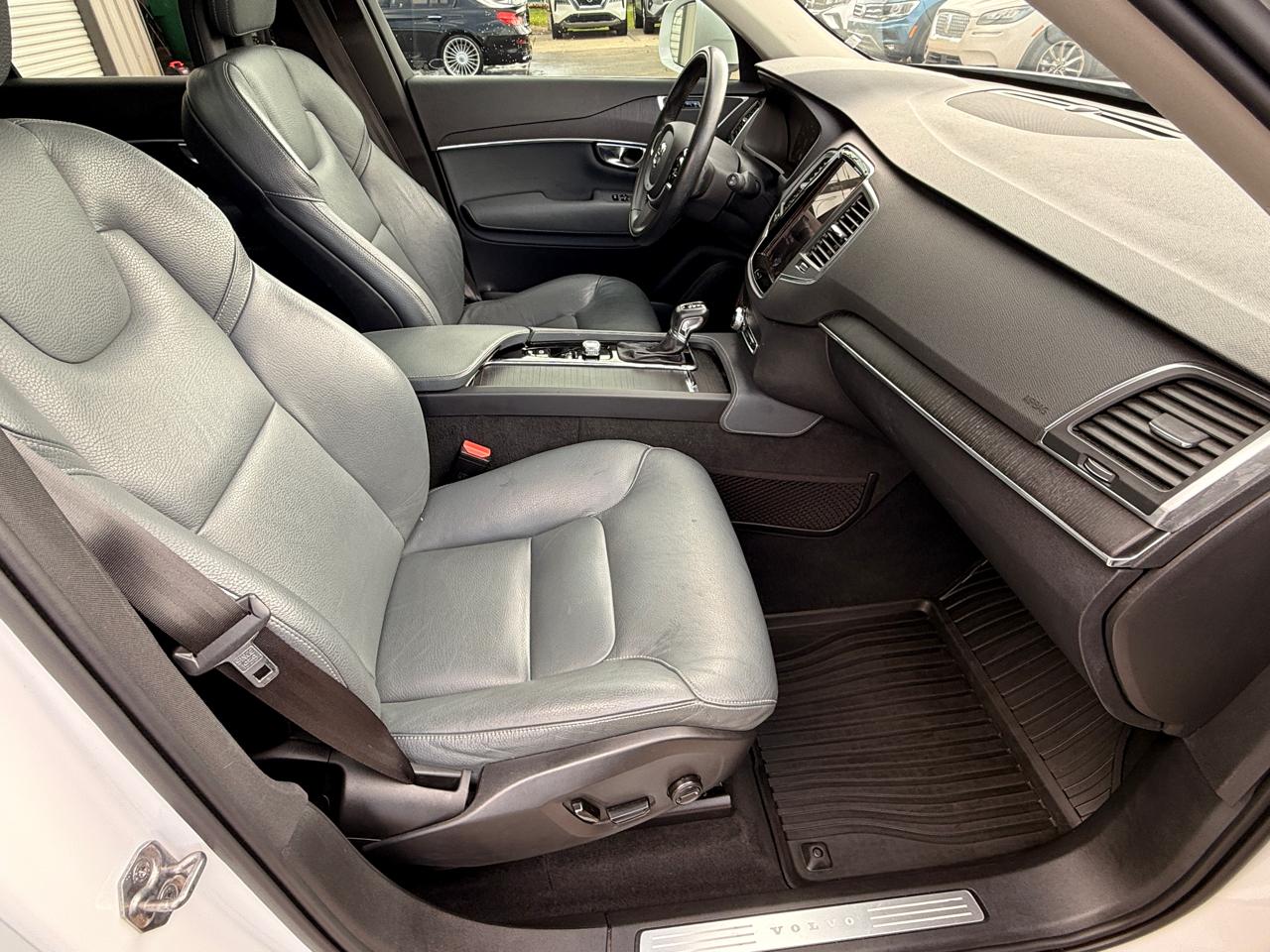 Volvo XC90 T6 Momentum AWD 2020