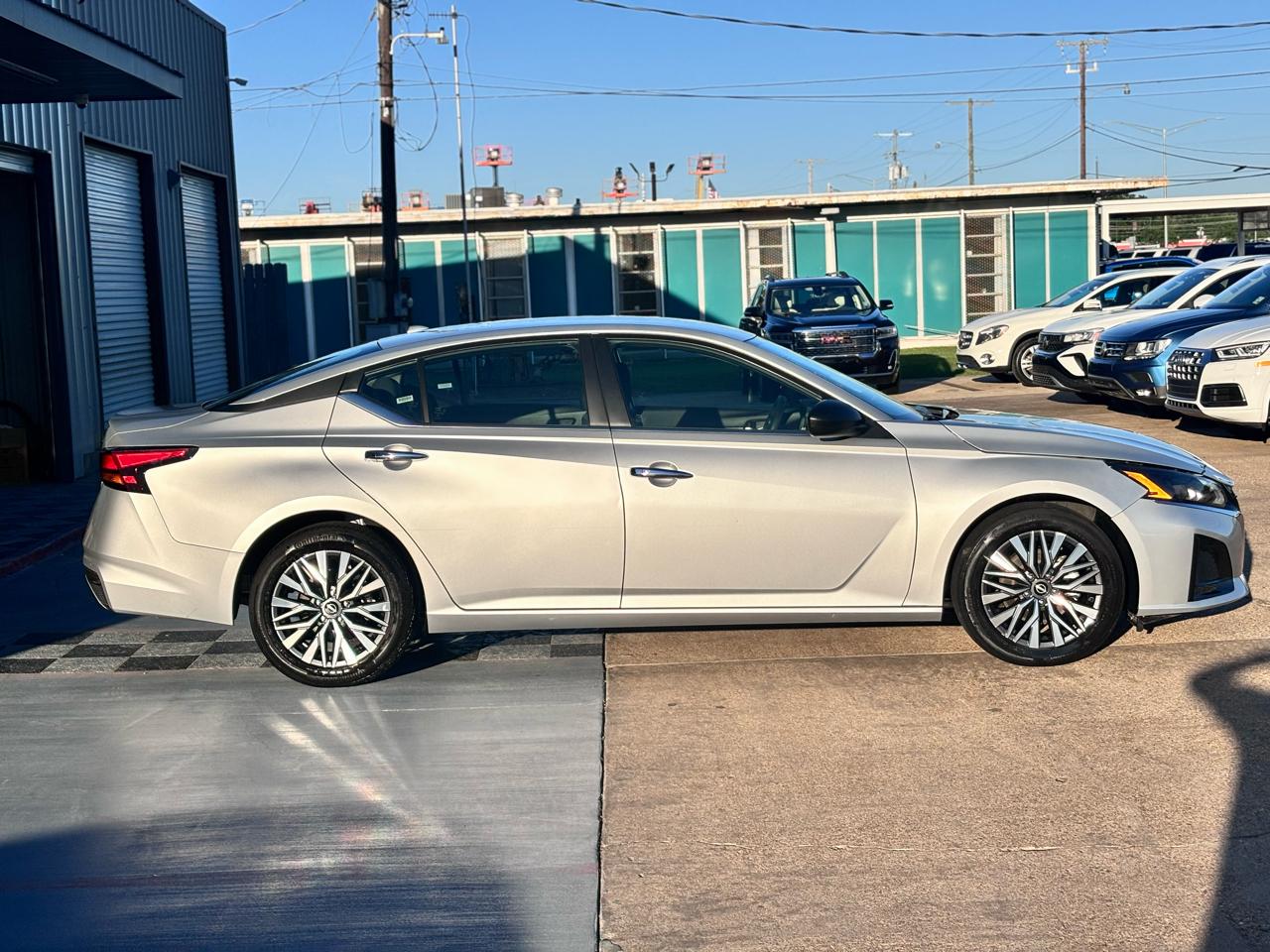 Nissan Altima 2.5 SV 2024