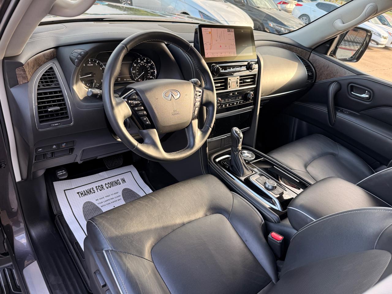 Infiniti QX80 LUXE 2022