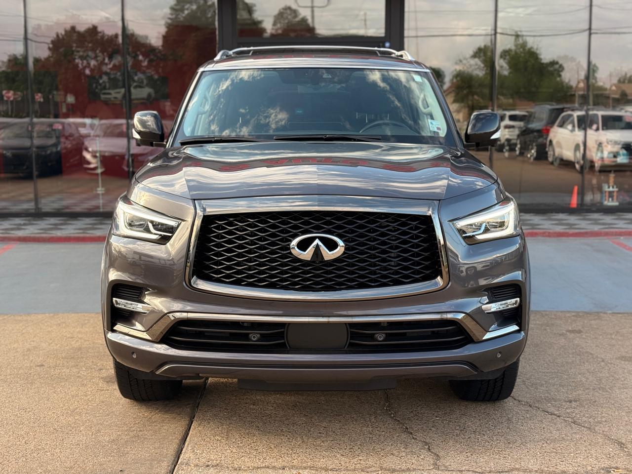 Infiniti QX80 LUXE 2022