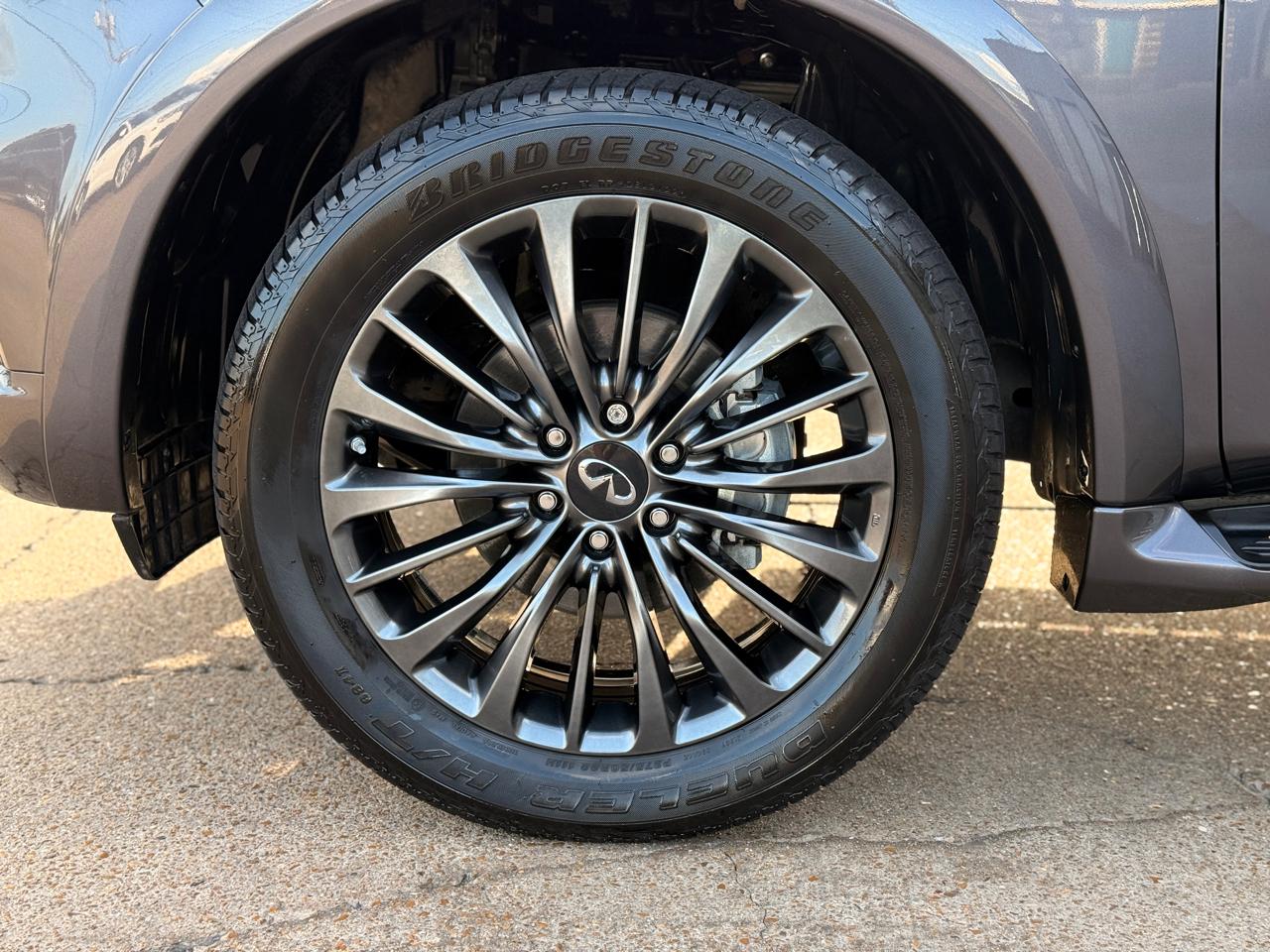 Infiniti QX80 LUXE 2022