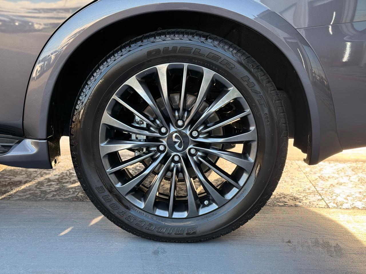 Infiniti QX80 LUXE 2022