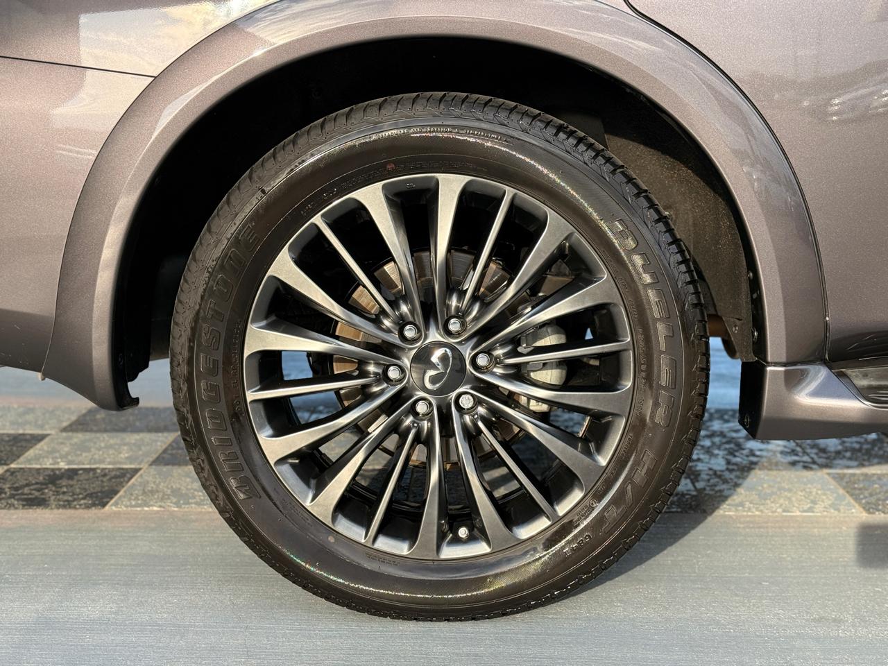 Infiniti QX80 LUXE 2022