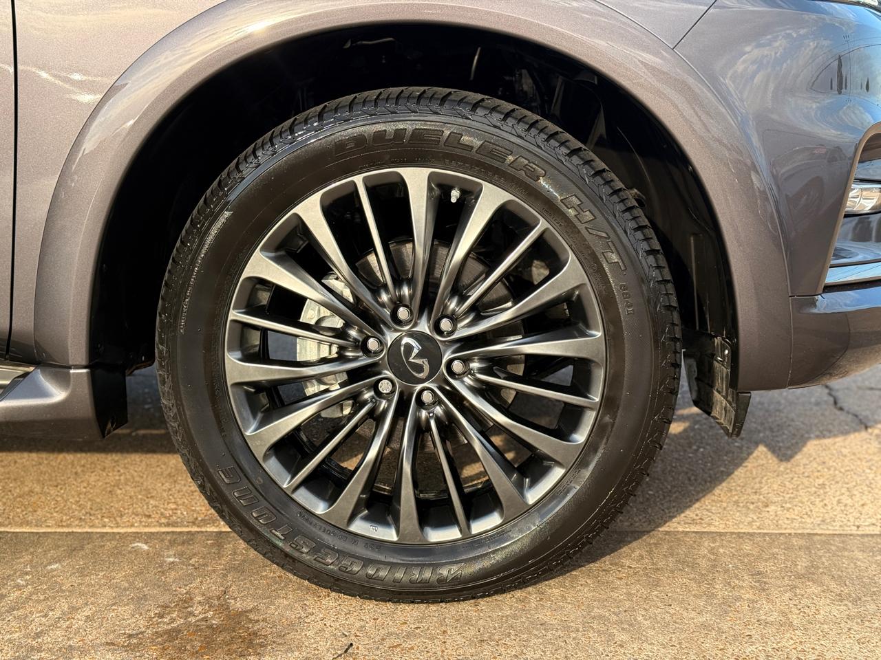 Infiniti QX80 LUXE 2022