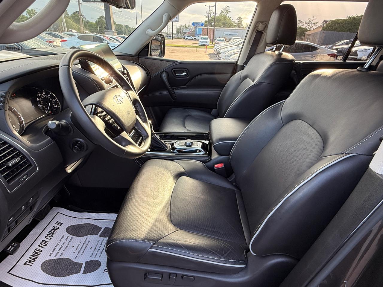 Infiniti QX80 LUXE 2022