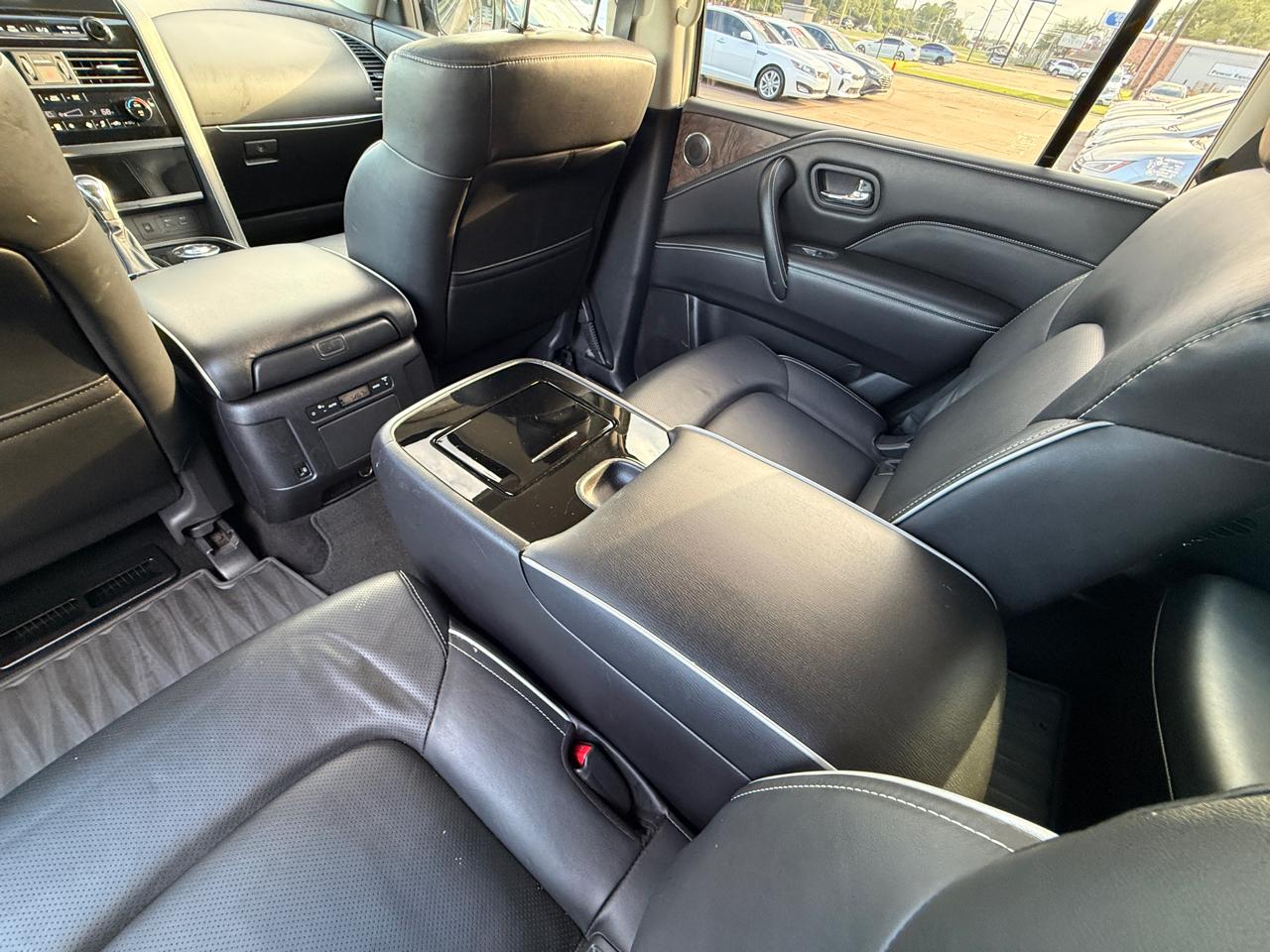 Infiniti QX80 LUXE 2022