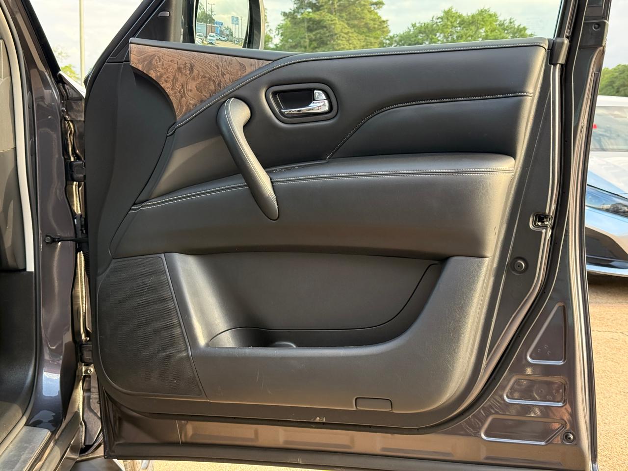 Infiniti QX80 LUXE 2022