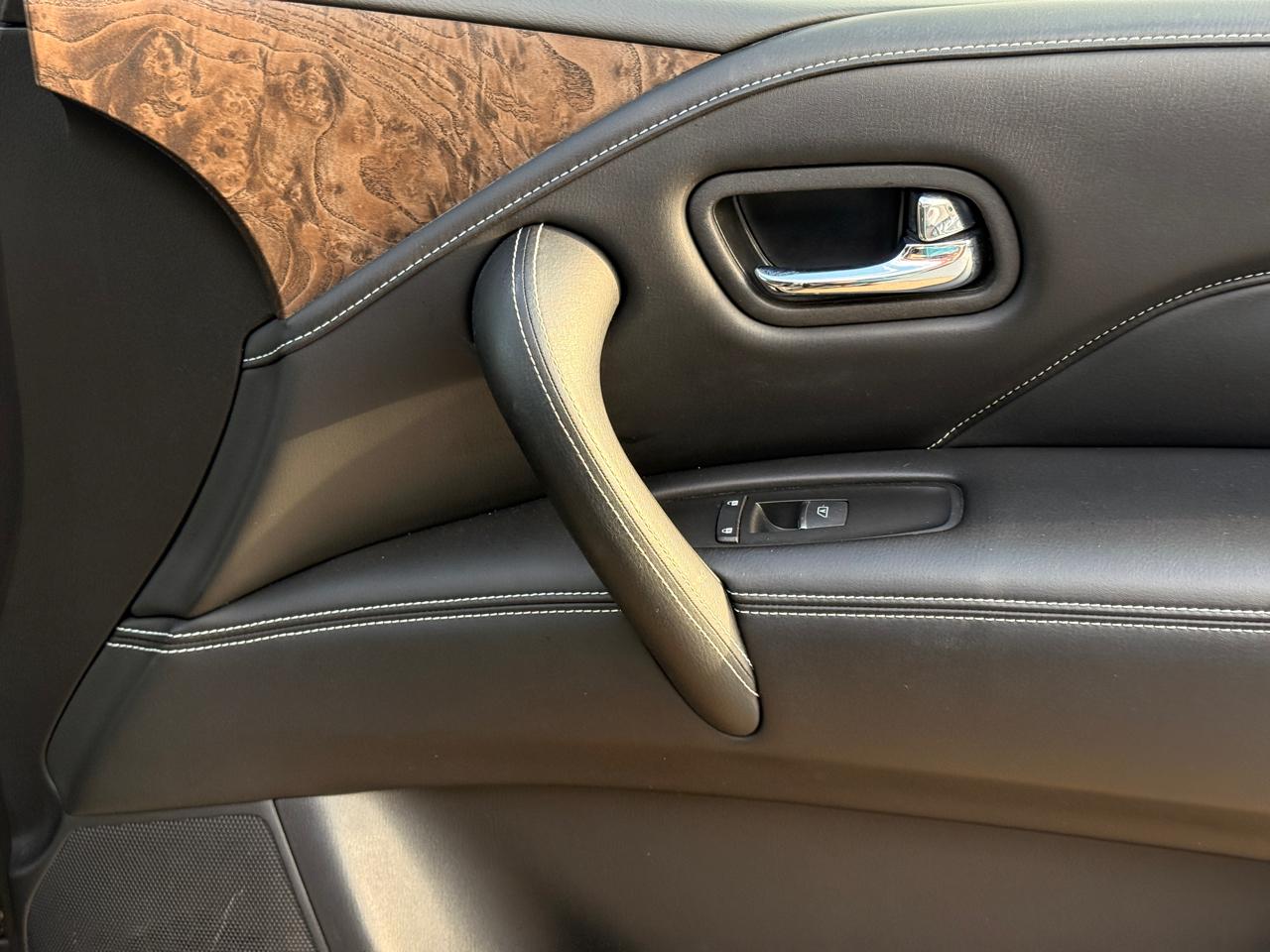 Infiniti QX80 LUXE 2022