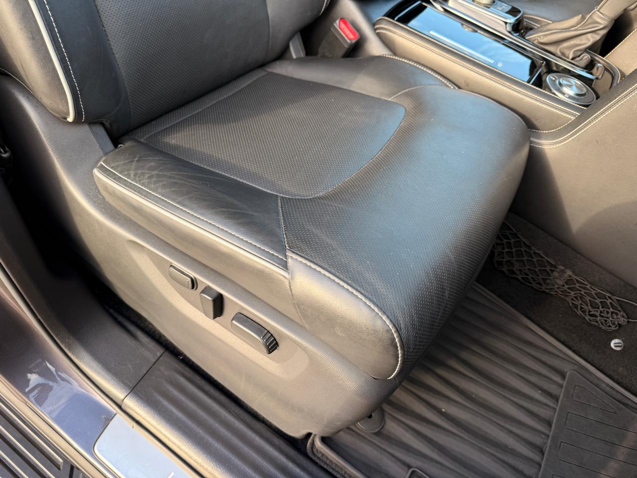 Infiniti QX80 LUXE 2022