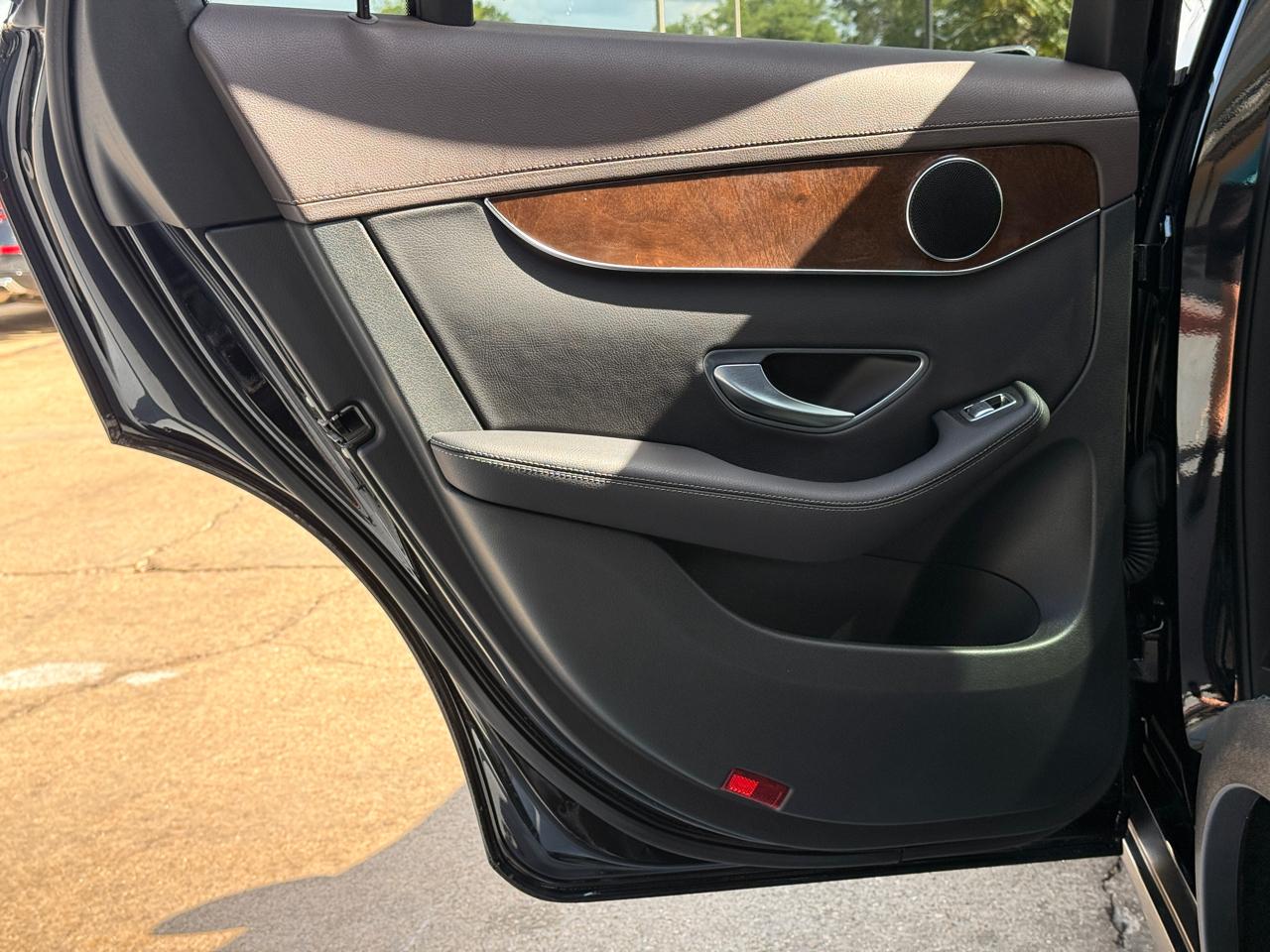 Mercedes-Benz GLC-Class GLC300 4MATIC 2016