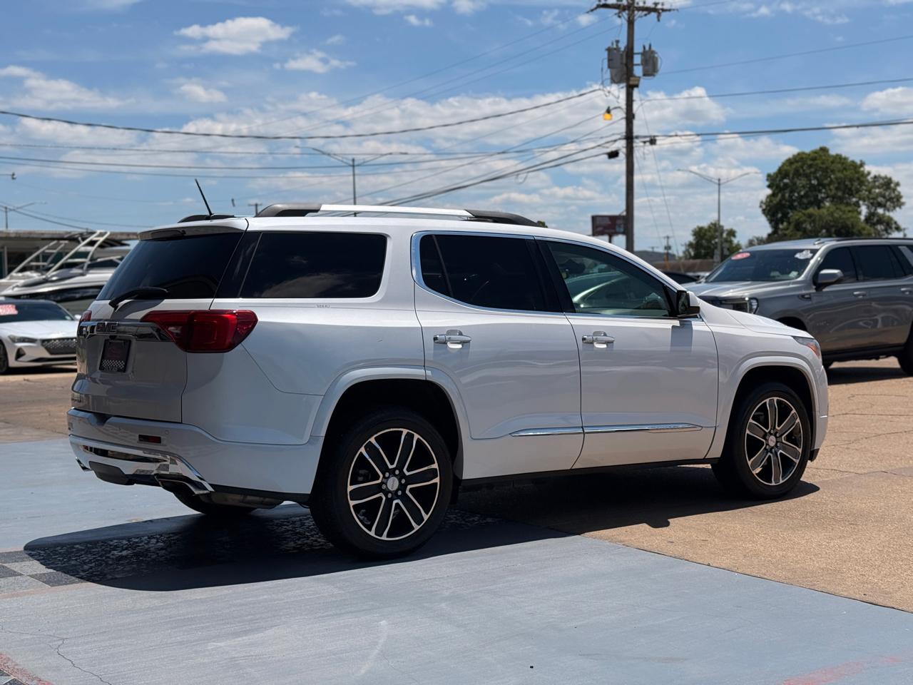 GMC Acadia Denali 2017