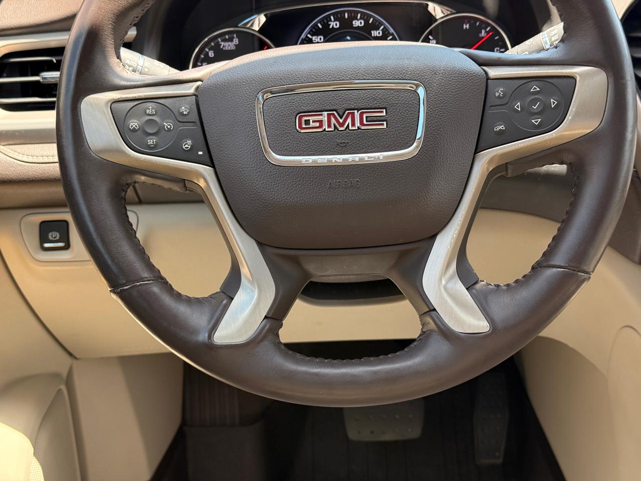 GMC Acadia Denali 2017
