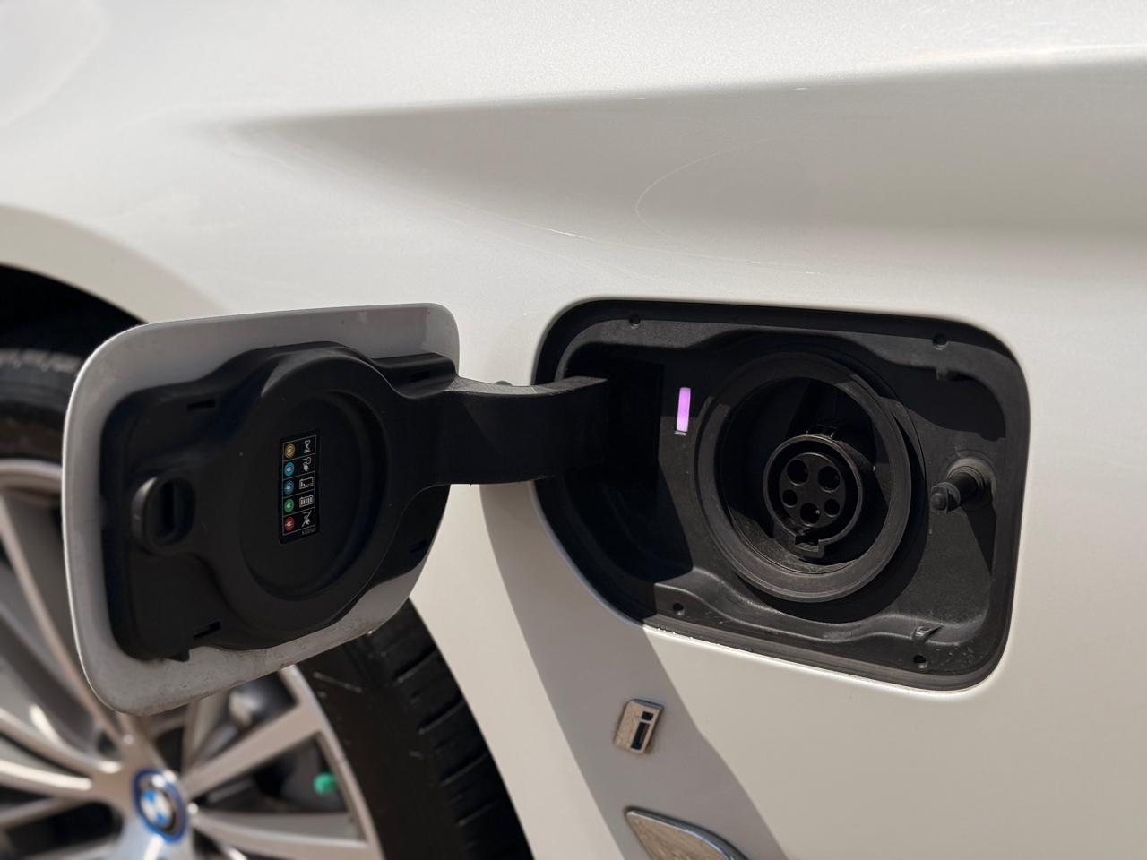 BMW 5-Series 530e xDrive iPerformance 2018