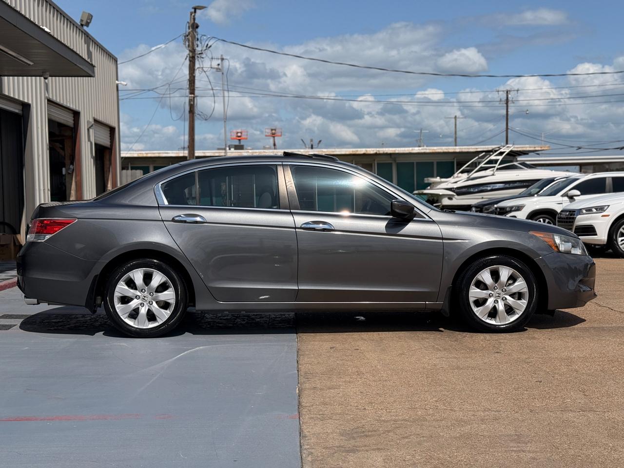 Honda Accord EX-L V-6 Sedan AT 2010