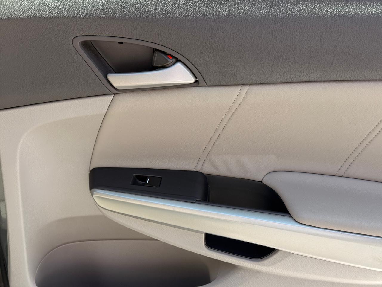 Honda Accord EX-L V-6 Sedan AT 2010