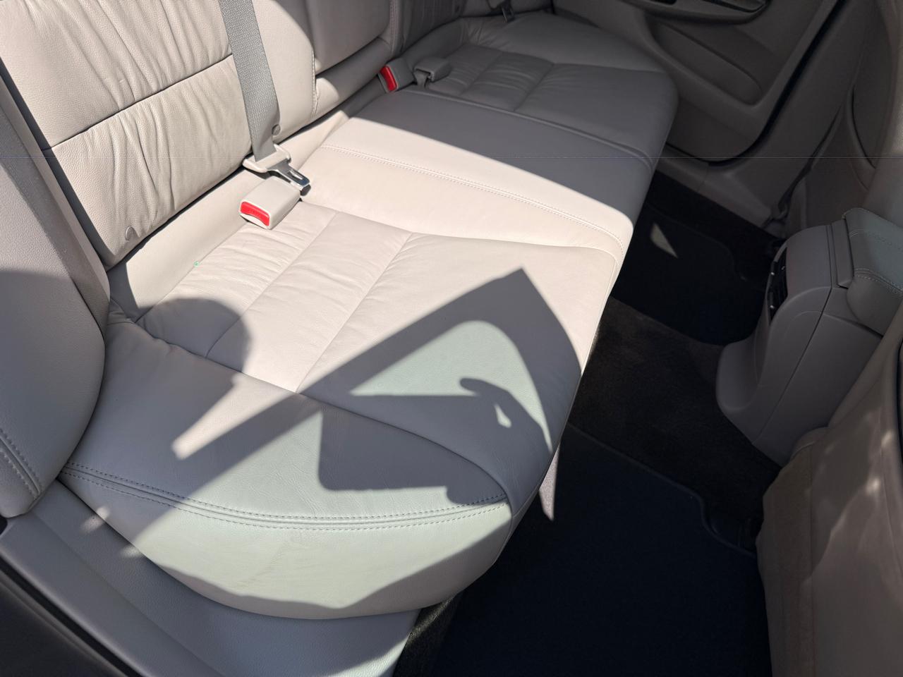 Honda Accord EX-L V-6 Sedan AT 2010