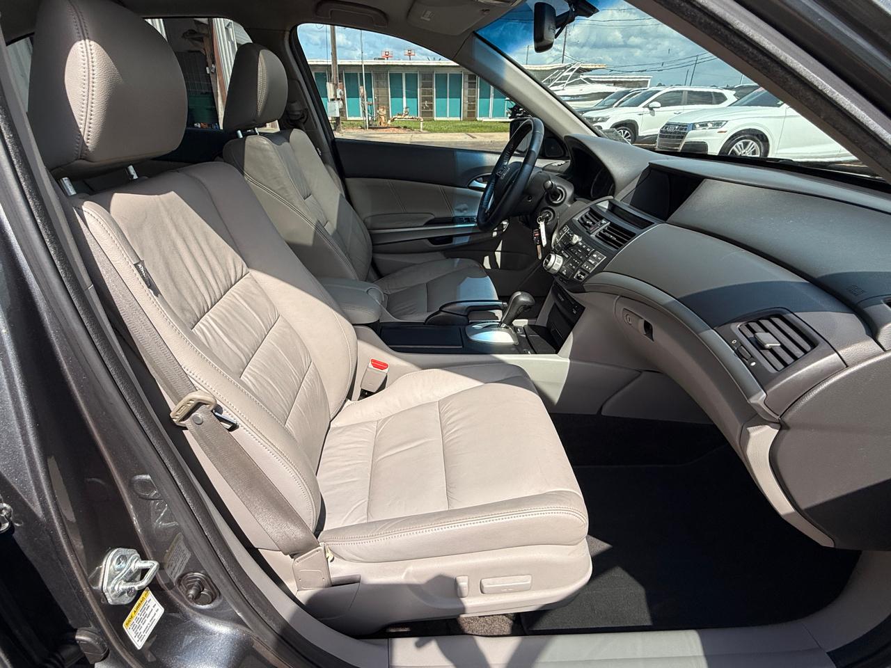 Honda Accord EX-L V-6 Sedan AT 2010