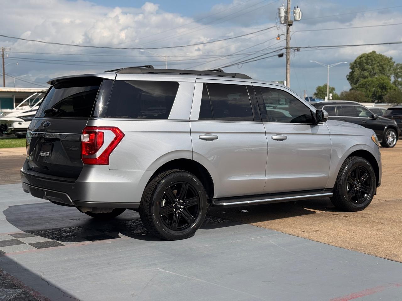 Ford Expedition XLT 2020