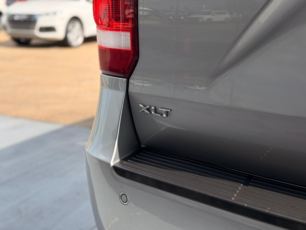 Ford Expedition XLT 2020