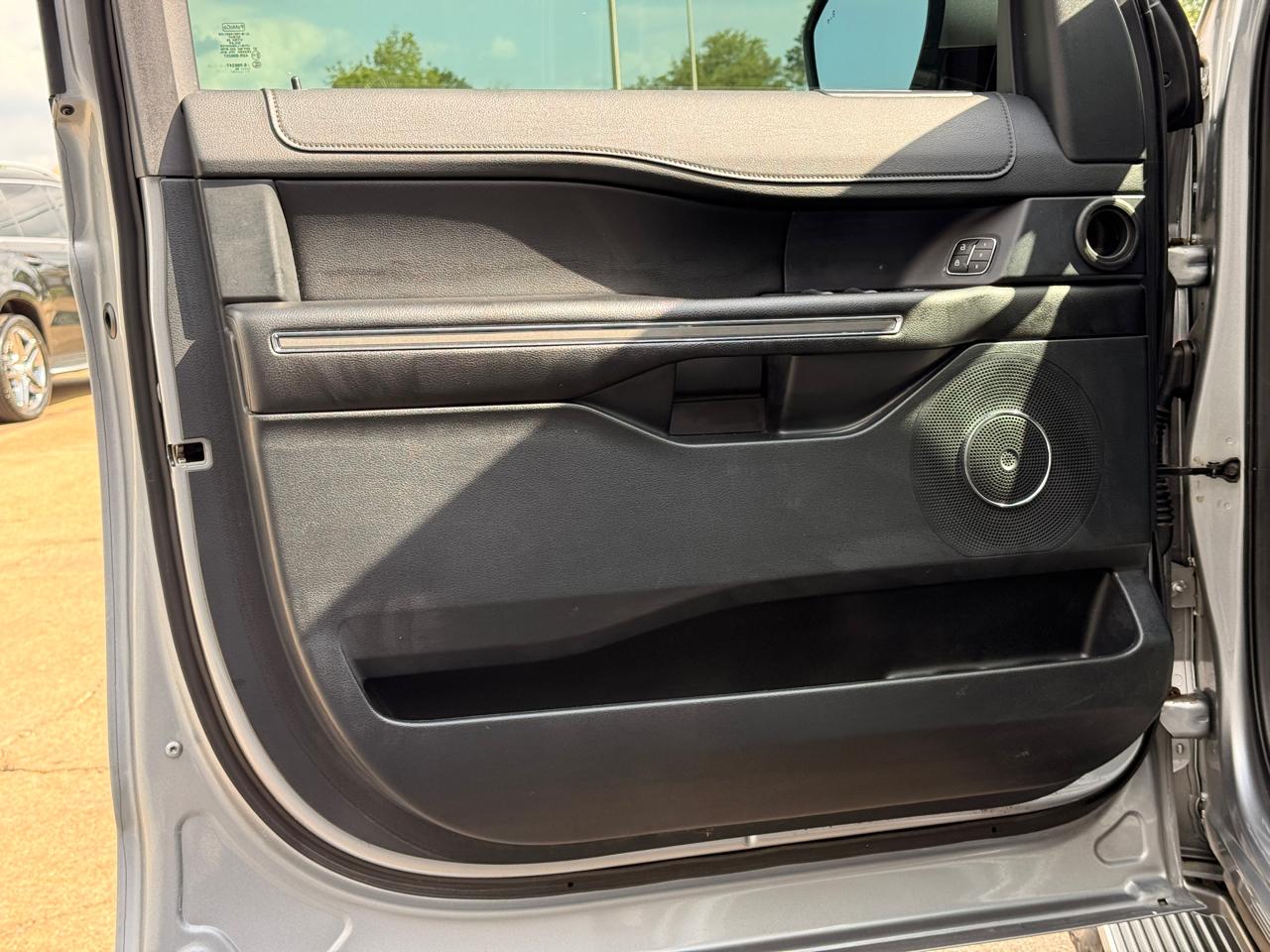 Ford Expedition XLT 2020