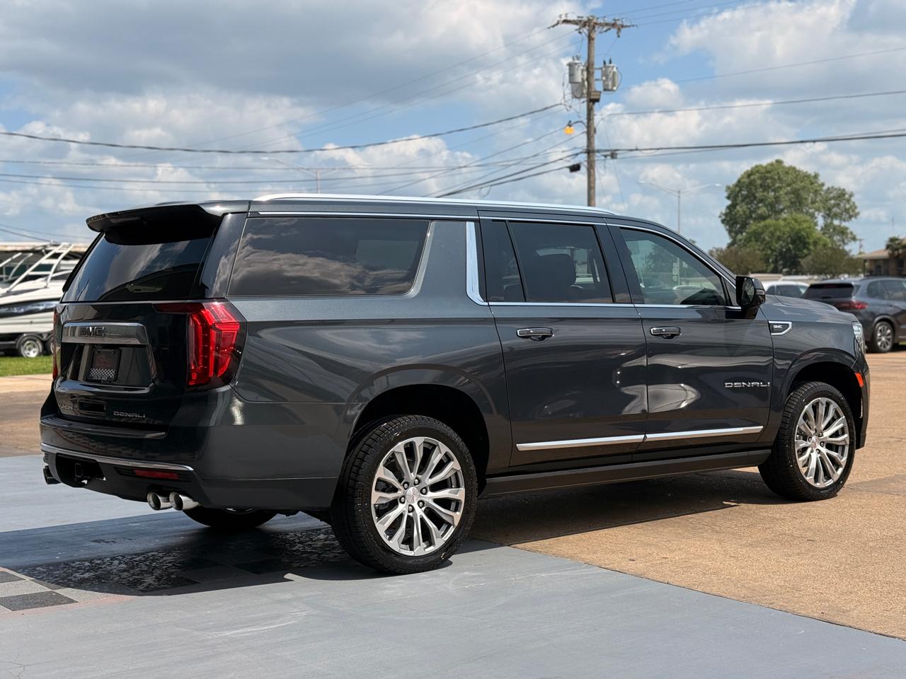 GMC Yukon XL Denali 2WD 2021