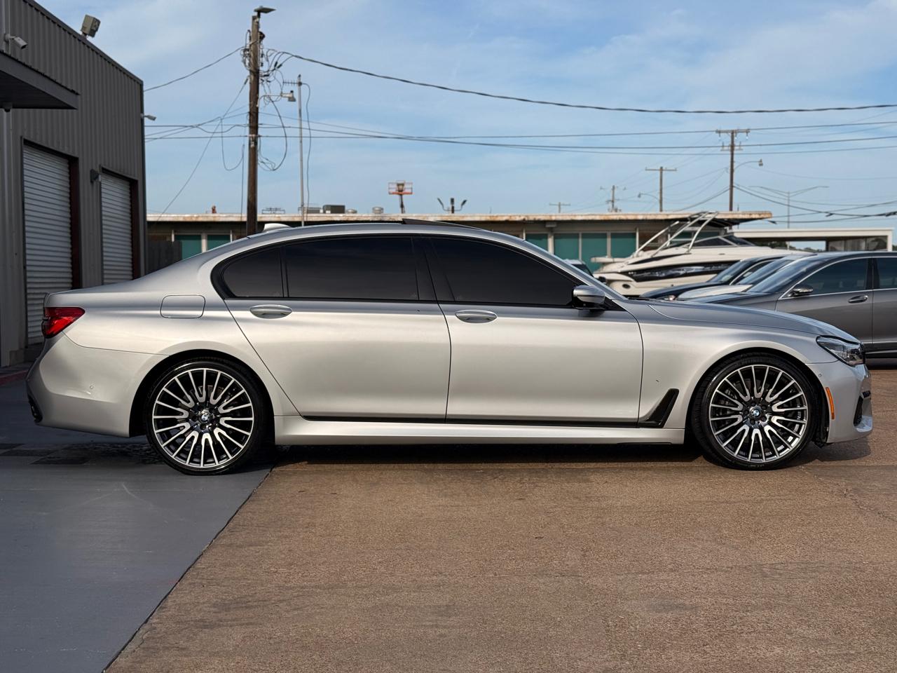 BMW 7-Series 750i 2019