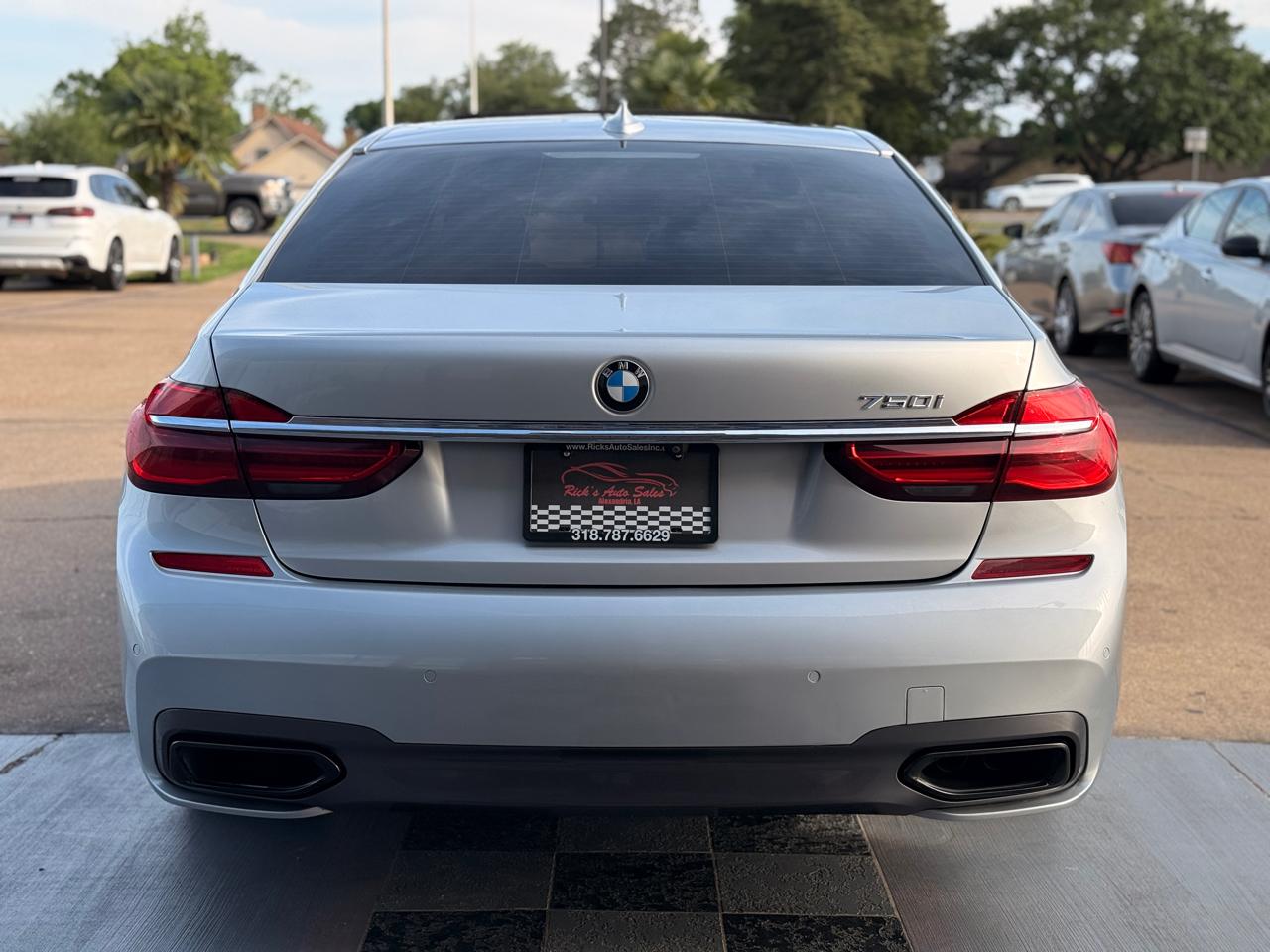 BMW 7-Series 750i 2019