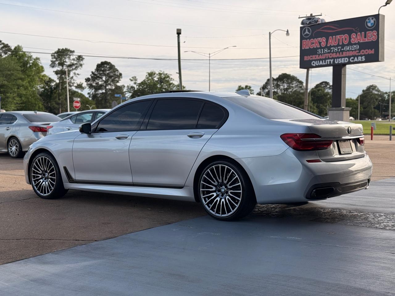 BMW 7-Series 750i 2019