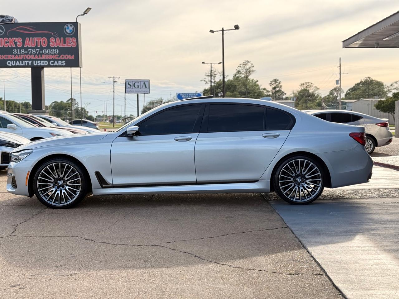BMW 7-Series 750i 2019