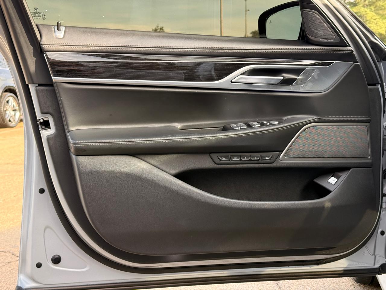 BMW 7-Series 750i 2019