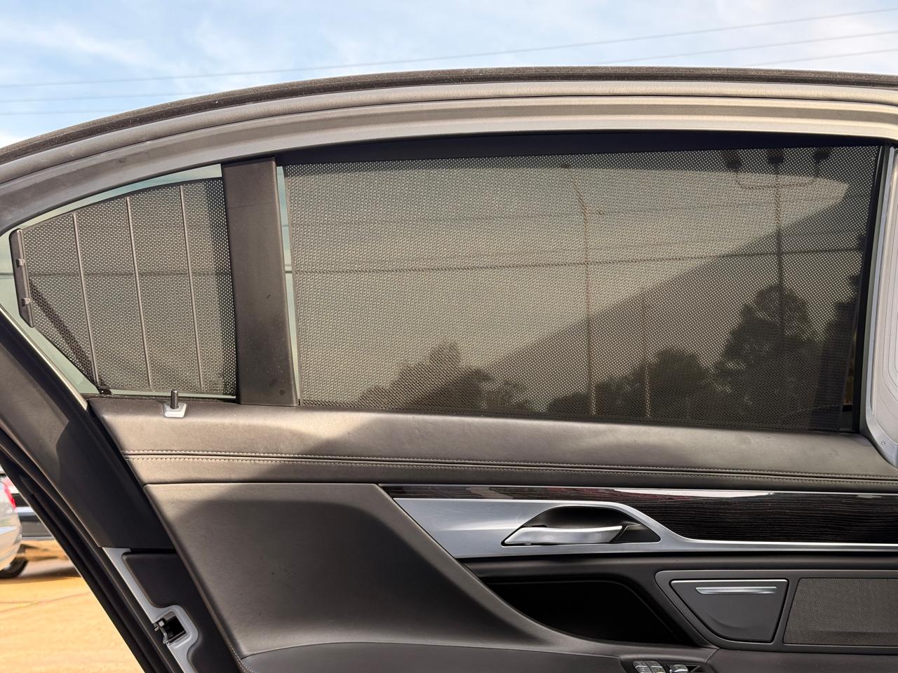 BMW 7-Series 750i 2019