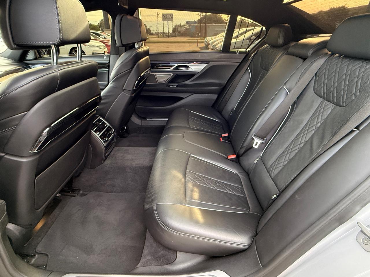 BMW 7-Series 750i 2019