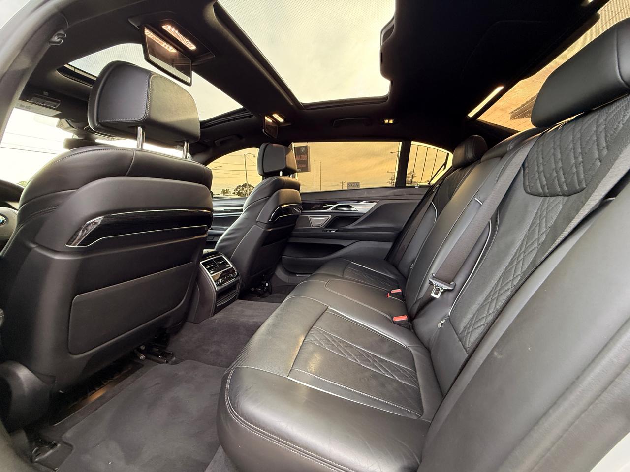 BMW 7-Series 750i 2019