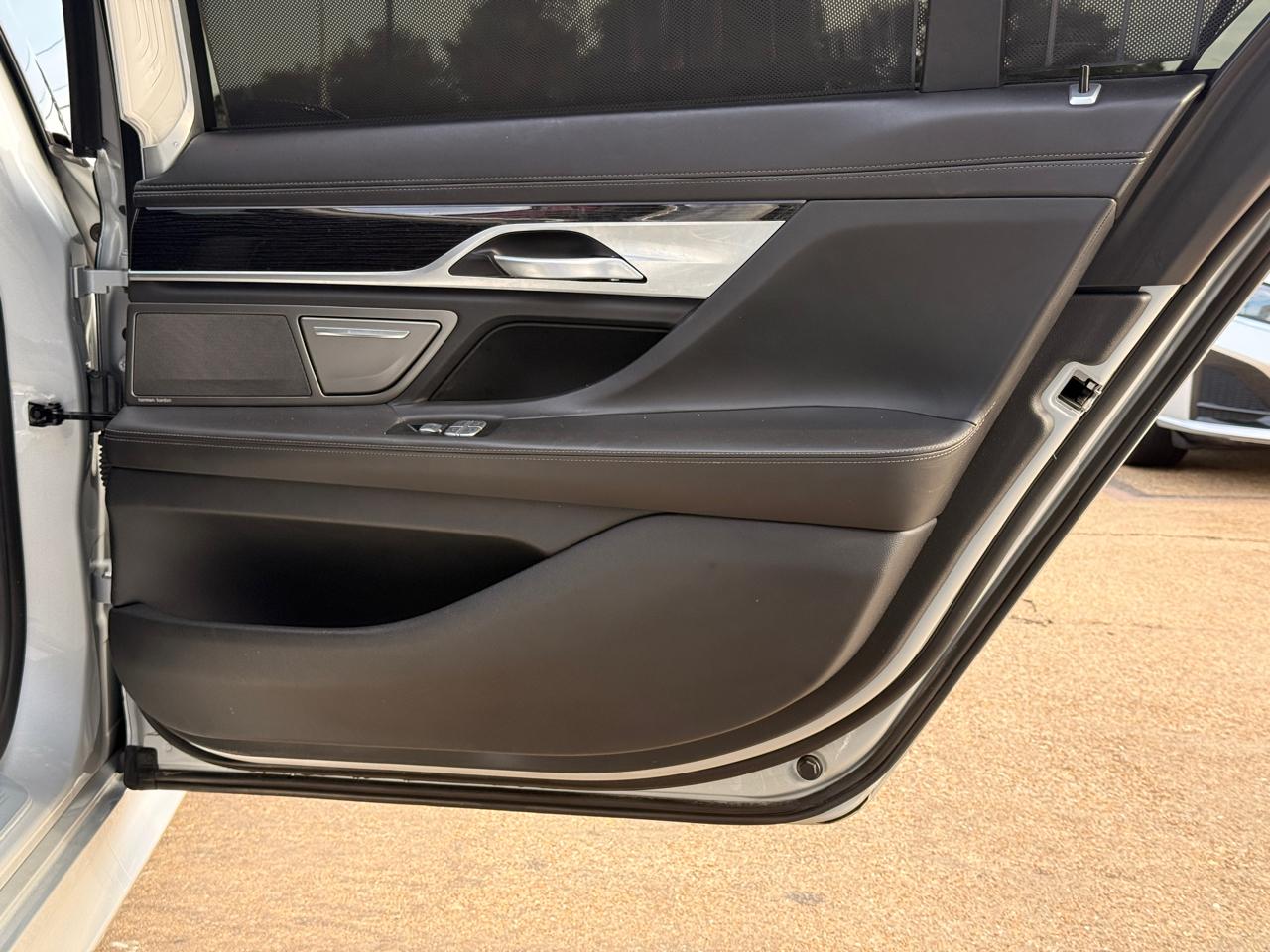 BMW 7-Series 750i 2019