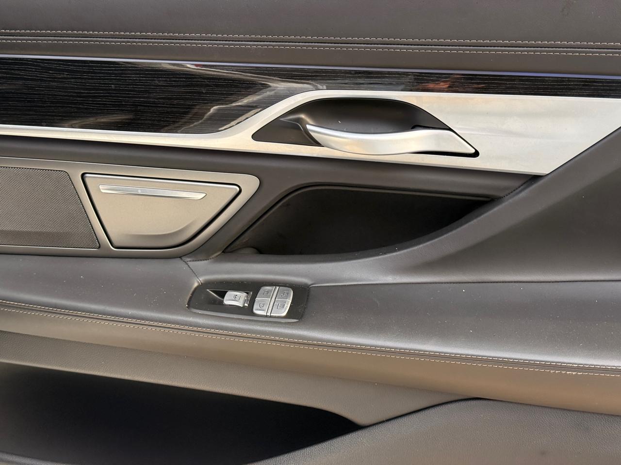 BMW 7-Series 750i 2019