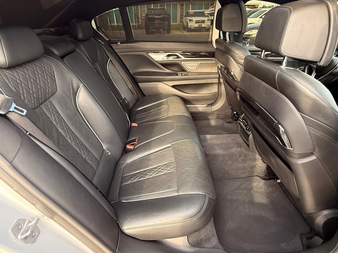 BMW 7-Series 750i 2019