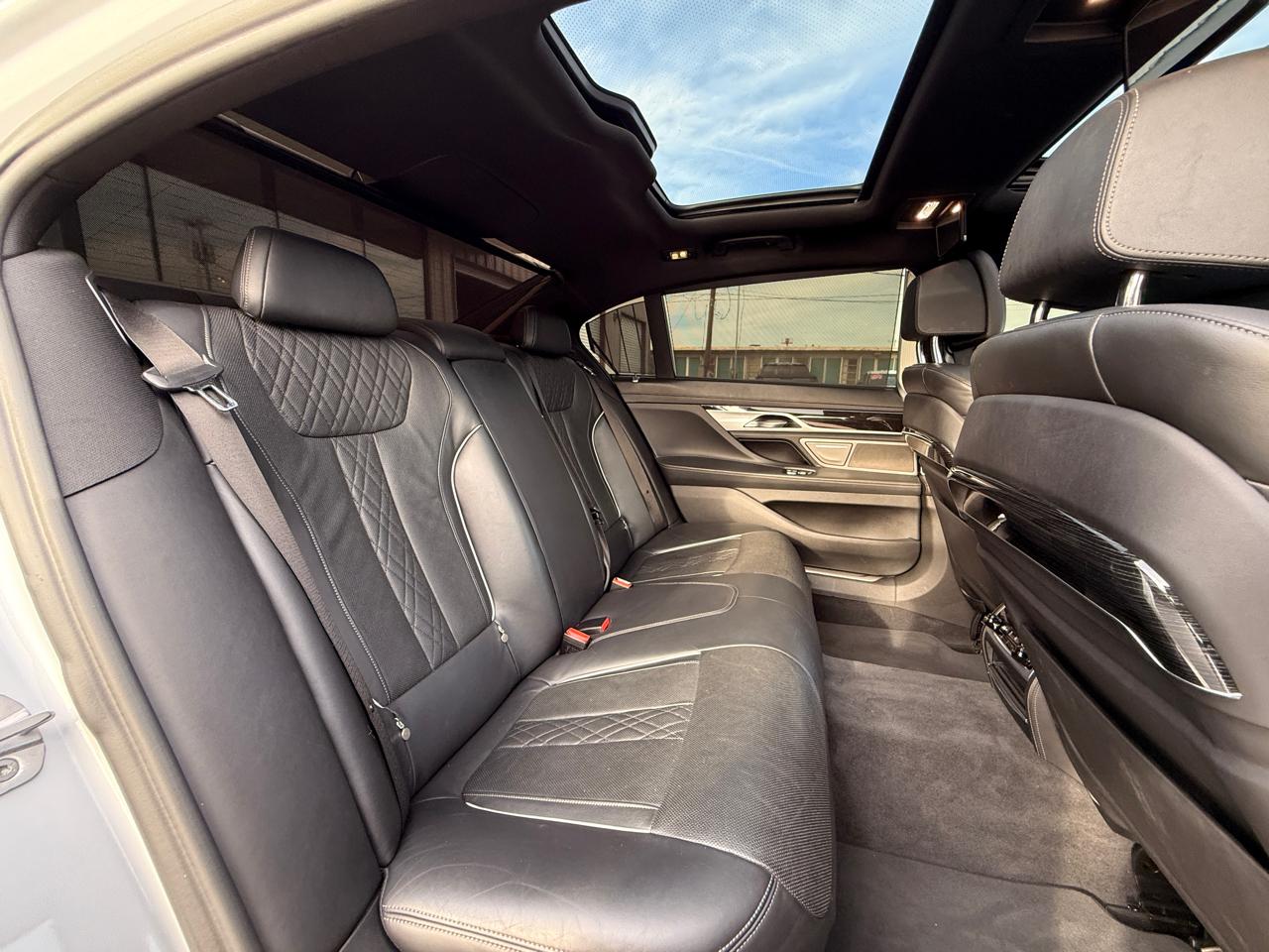 BMW 7-Series 750i 2019