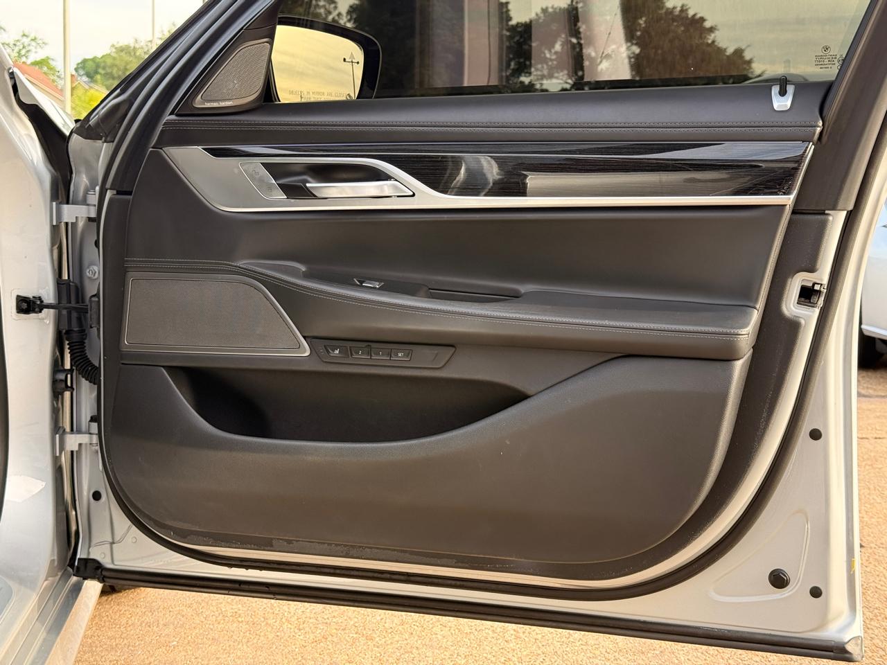 BMW 7-Series 750i 2019