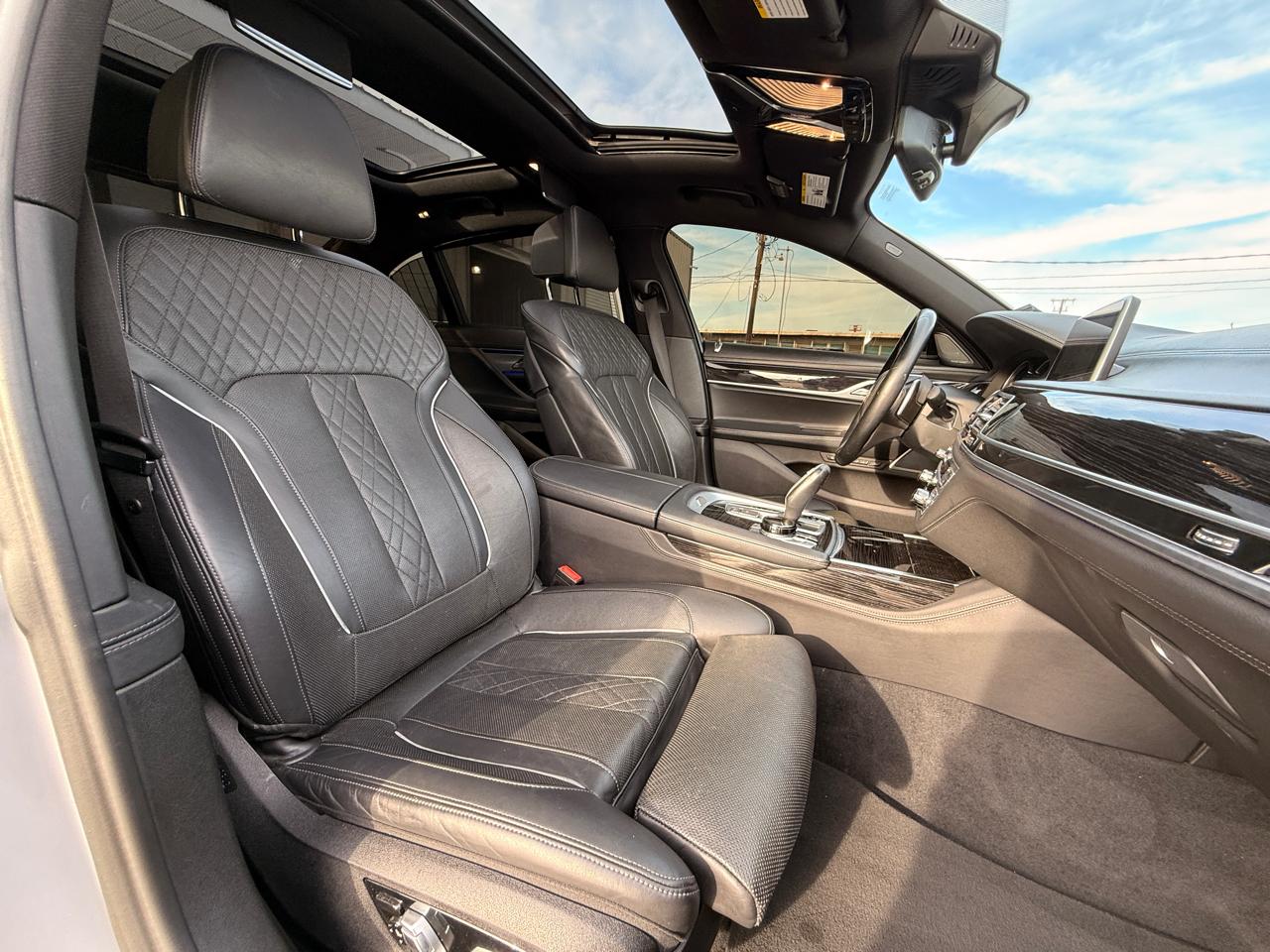 BMW 7-Series 750i 2019