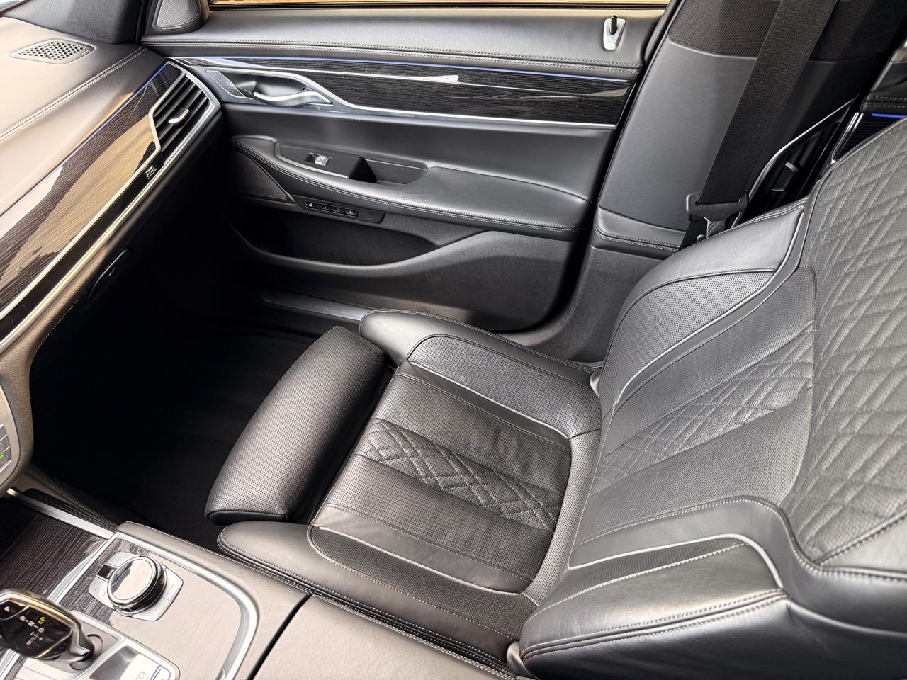 BMW 7-Series 750i 2019