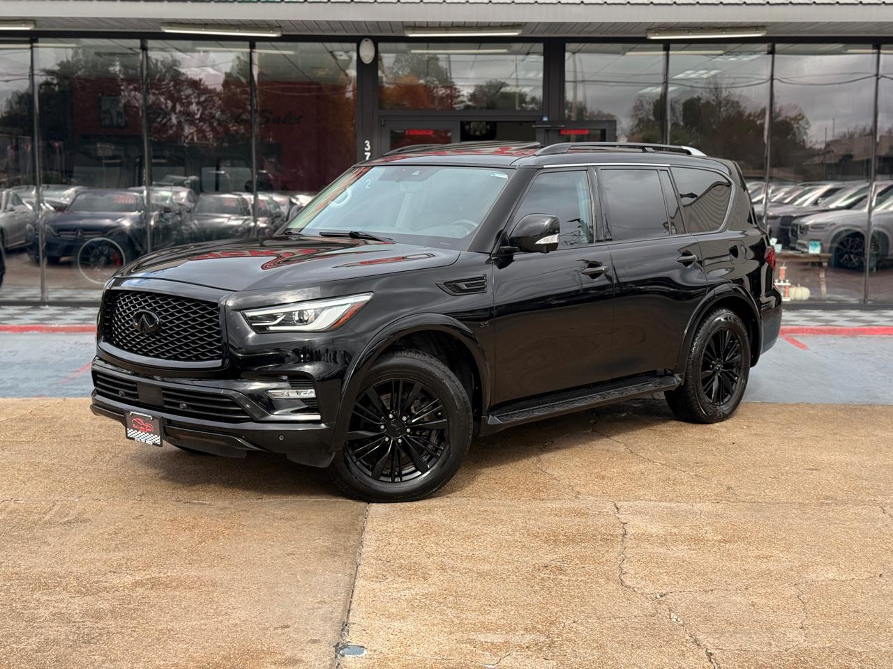 Infiniti QX80 LUXE 2019