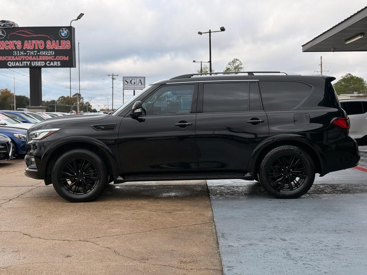 Infiniti QX80 LUXE 2019