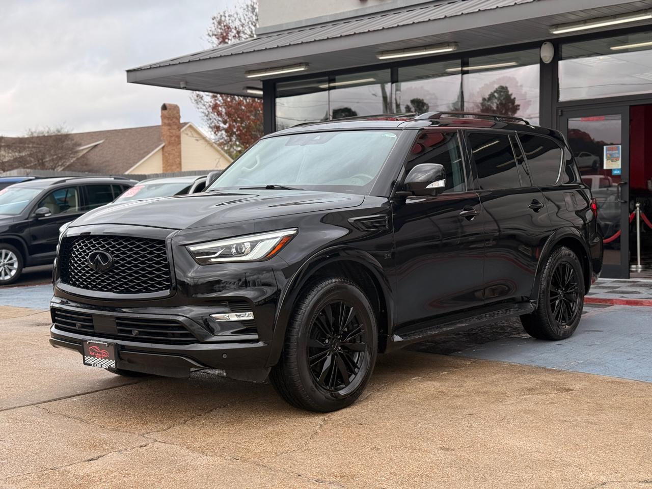 Infiniti QX80 LUXE 2019