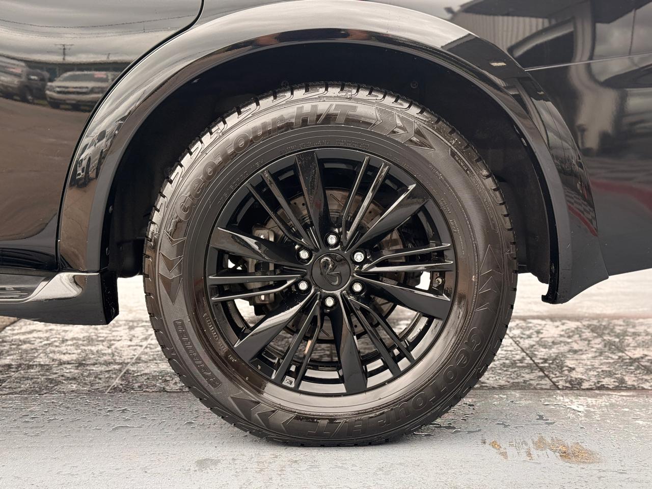 Infiniti QX80 LUXE 2019