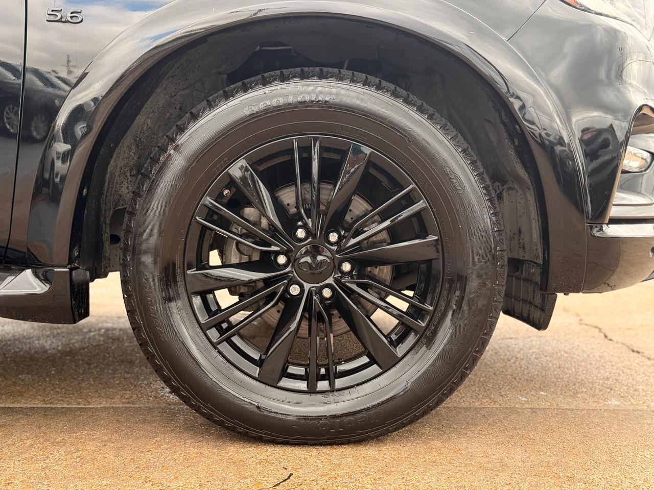 Infiniti QX80 LUXE 2019